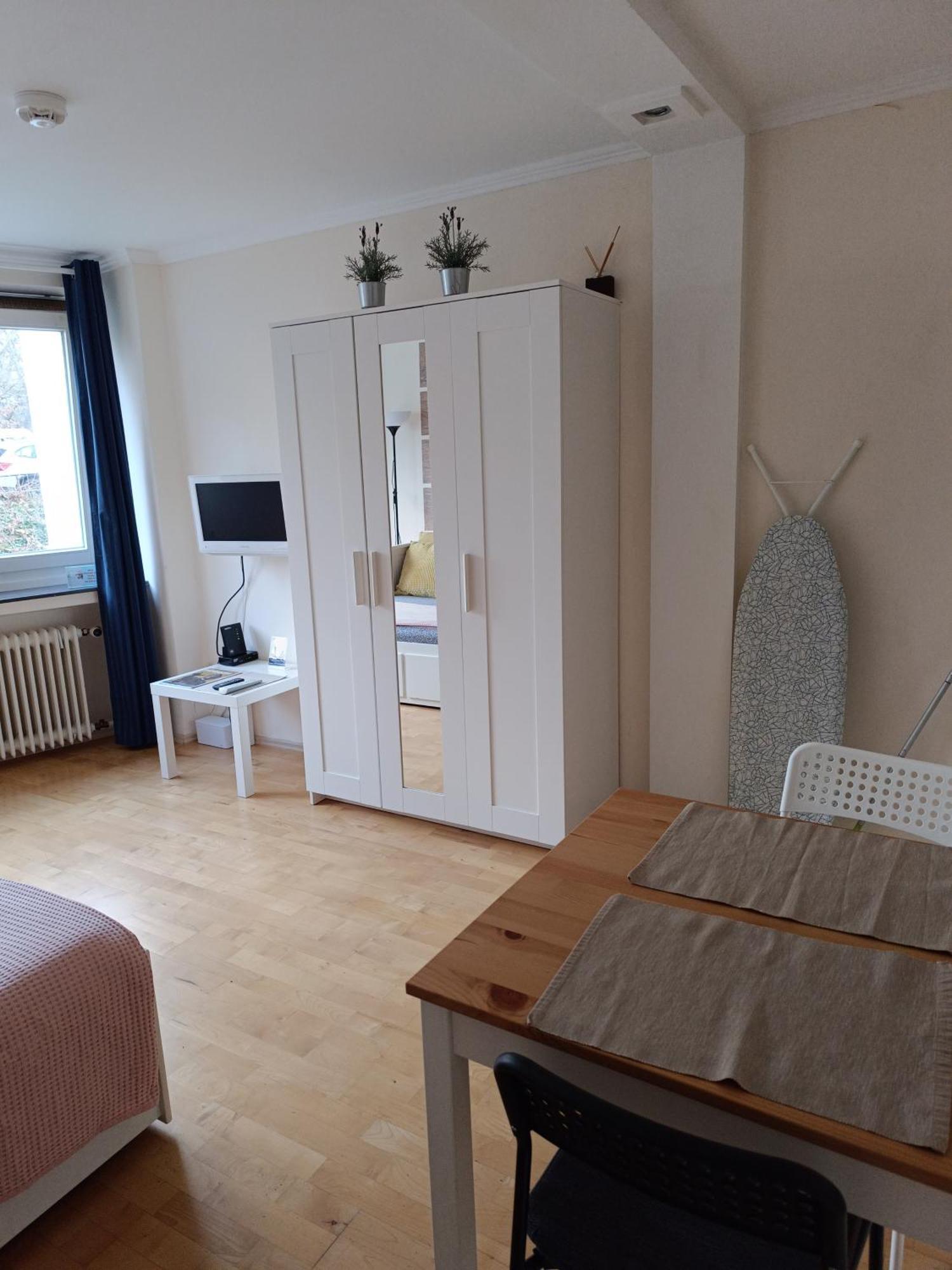 Apartment Am Bach Augsburg Exteriör bild